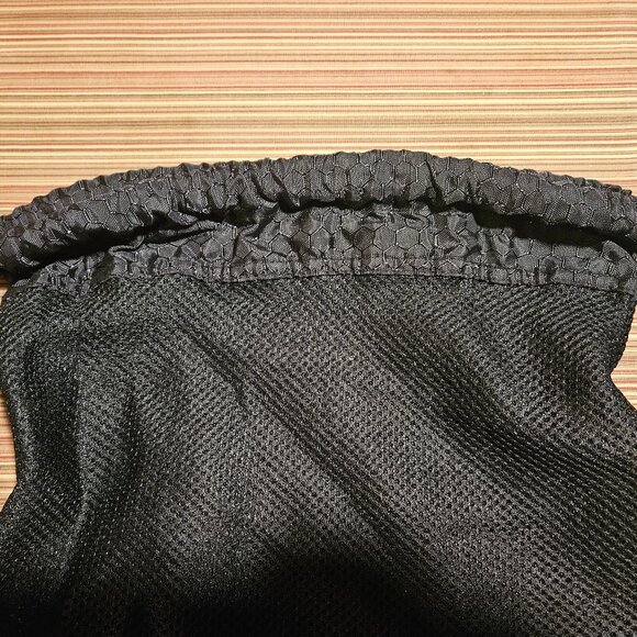 Under Armour Mesh Backpack Gym Bag Drawstring Black - Picture 4 of 8